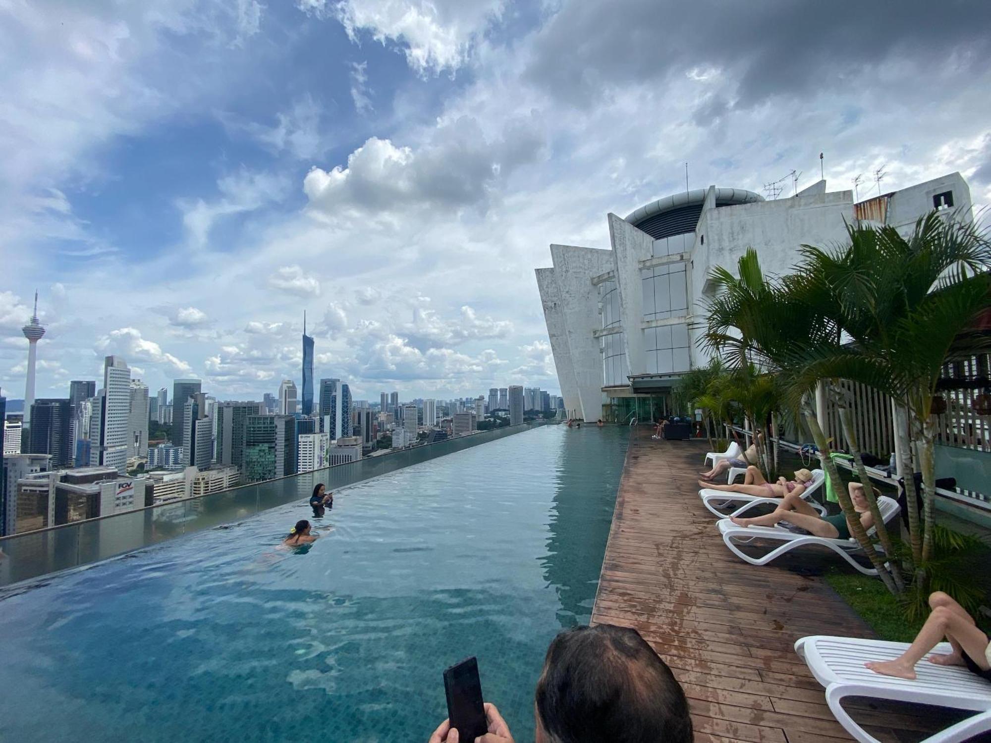 Skypool Kl Free Infinity Pool Over كوالالمبور المظهر الخارجي الصورة